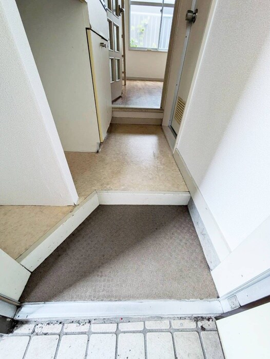 物件内観写真14　(玄関)