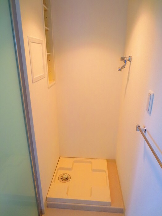 物件内観写真15　(洗濯機置場)