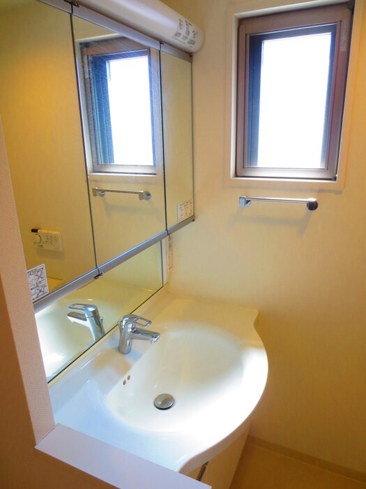 物件内観写真16　(洗面)