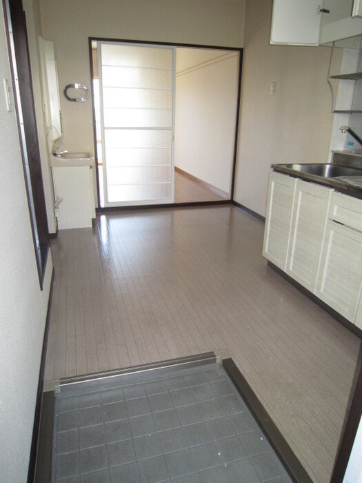 物件内観写真7　(玄関)