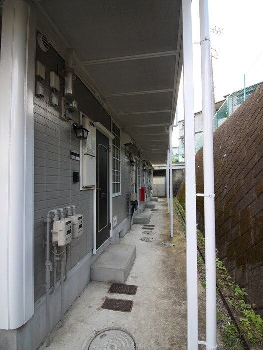 物件外観写真4　(エントランス部分)