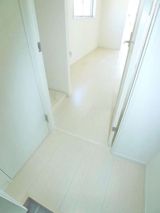 物件内観写真9　(廊下)