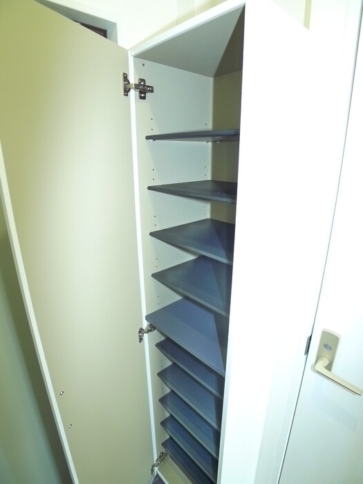 物件内観写真10　(靴箱)