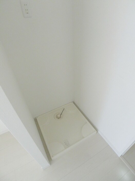 物件内観写真12　(洗濯機置場)