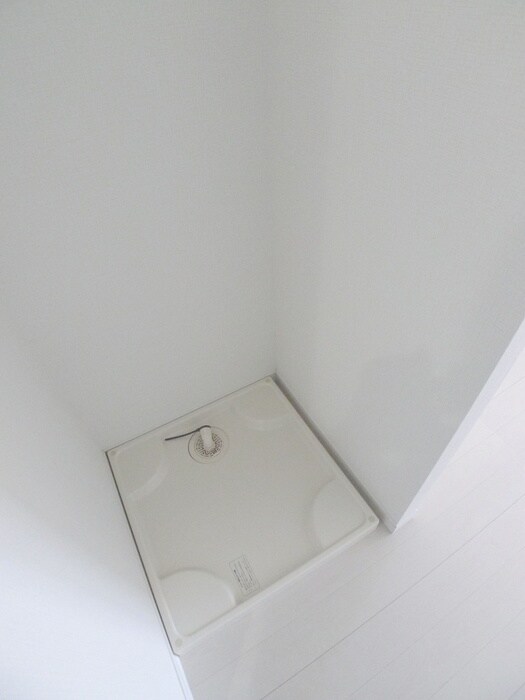 物件内観写真12　(洗濯機置場)