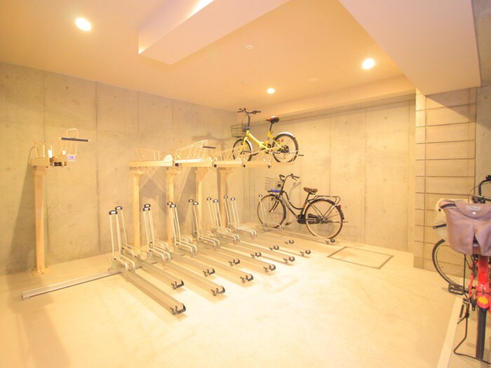 物件外観写真3　(駐輪場)