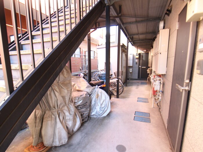 物件外観写真4　(駐輪場)