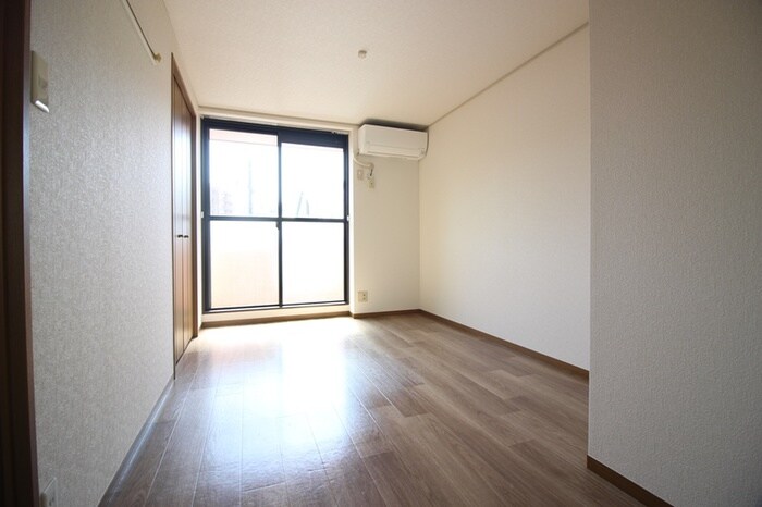 物件内観写真10　(居室)