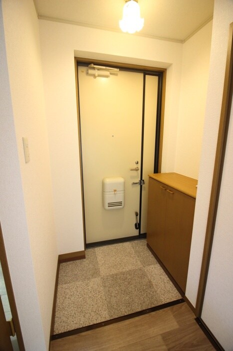 物件内観写真17　(玄関)