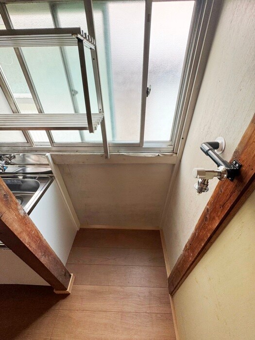 物件内観写真15　(洗濯機置場)