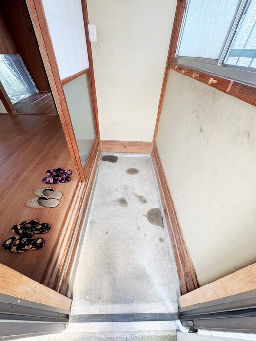 物件内観写真16　(玄関)