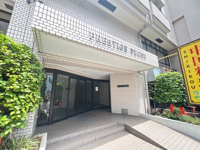 物件外観写真3　(エントランス部分)