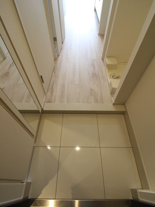 物件内観写真13　(玄関)