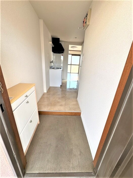 物件内観写真7　(玄関)