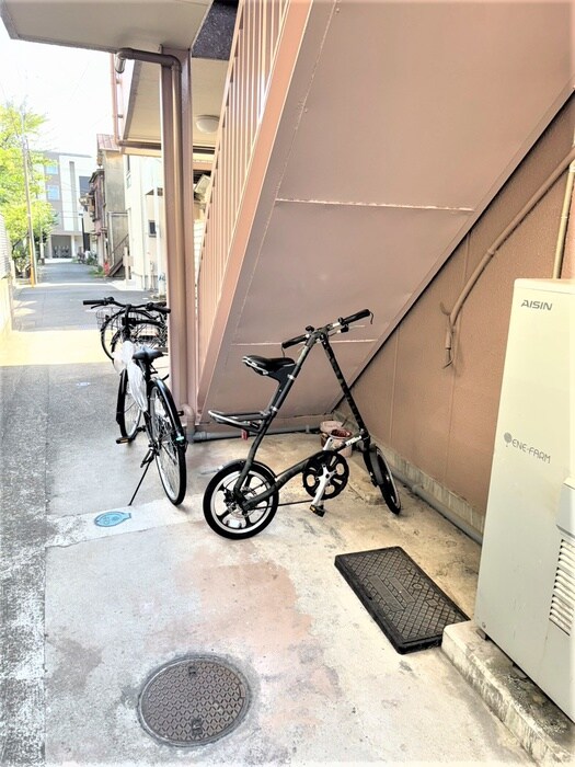 物件外観写真6　(駐輪場)