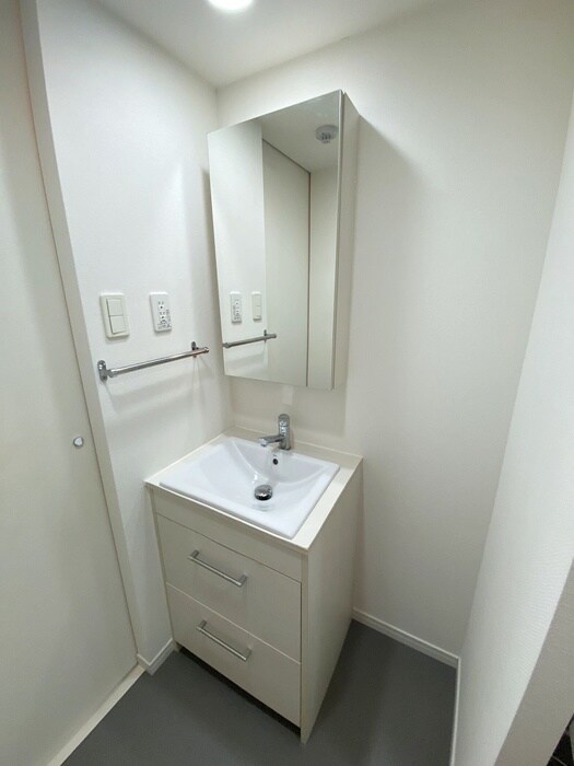 物件内観写真11　(洗面)