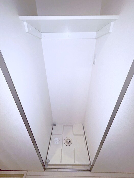 物件内観写真12　(洗濯機置場)