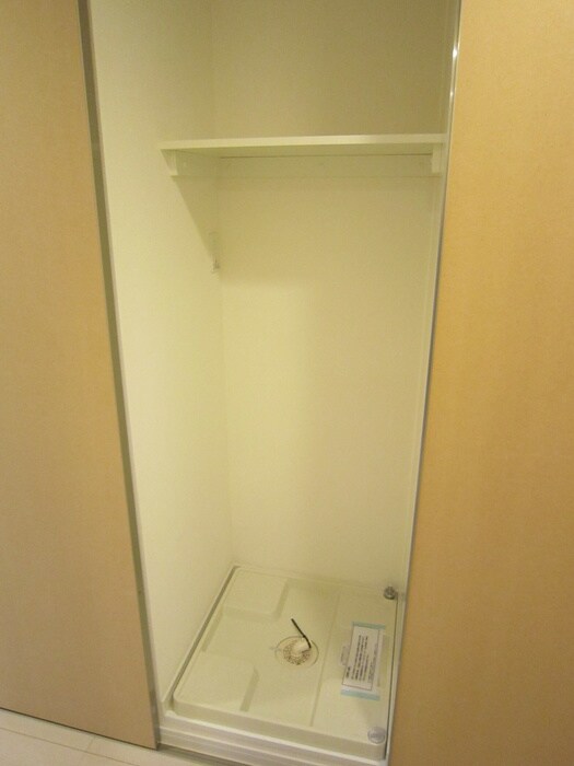 物件内観写真12　(洗濯機置場)