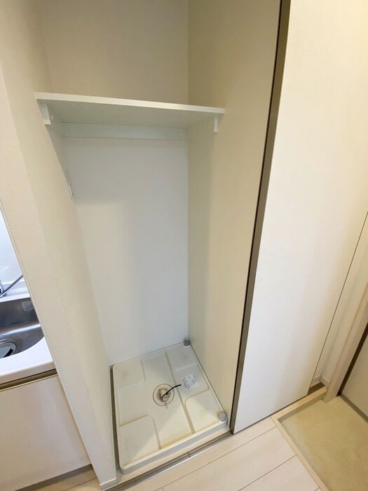 物件内観写真13　(洗濯機置場)