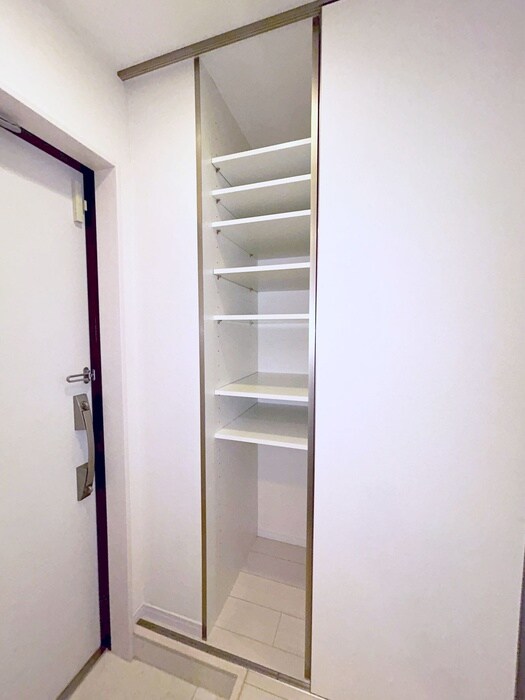 物件内観写真18　(靴箱)