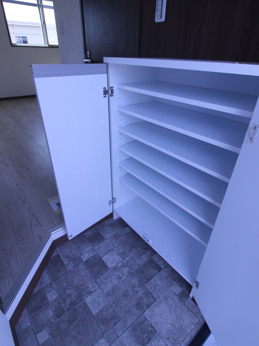 物件内観写真7　(靴箱)