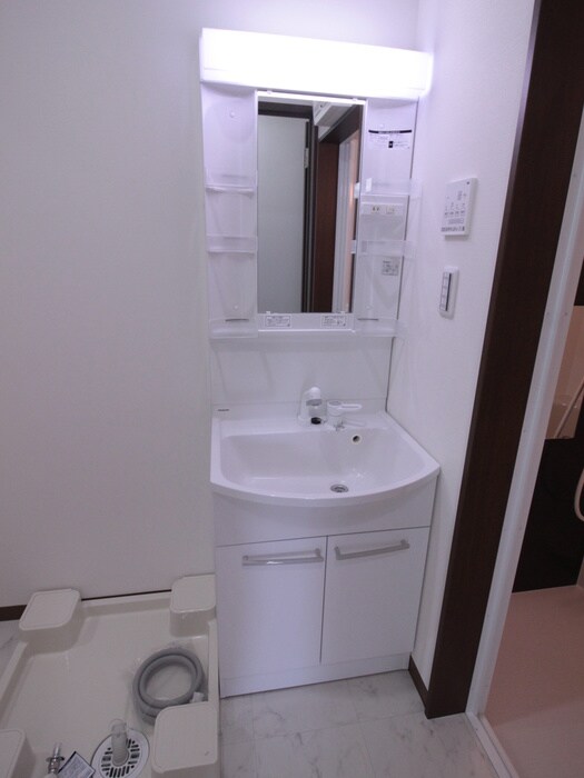 物件内観写真8　(洗面)