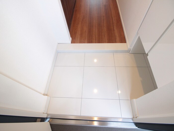 物件内観写真7　(玄関)