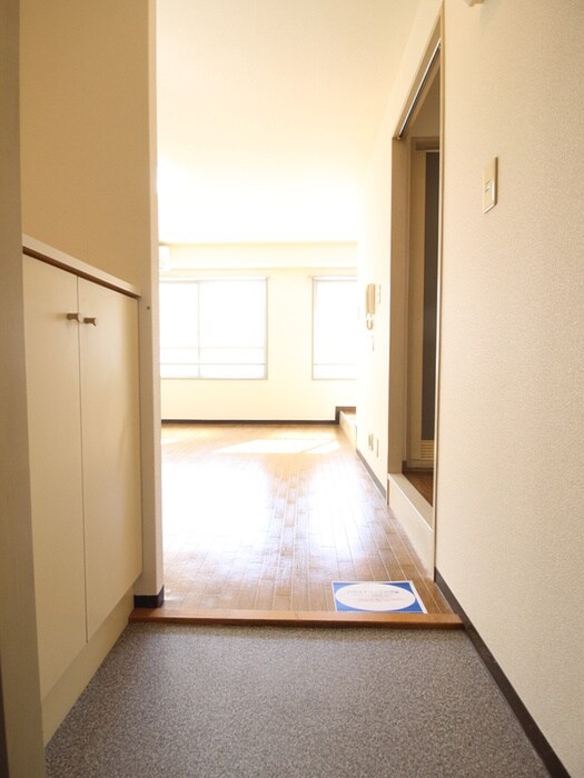 物件内観写真7　(玄関)