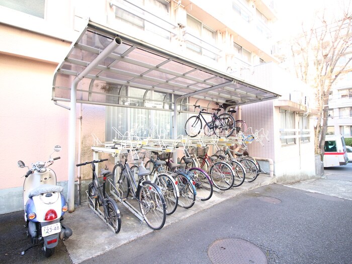 物件外観写真5　(駐車場)