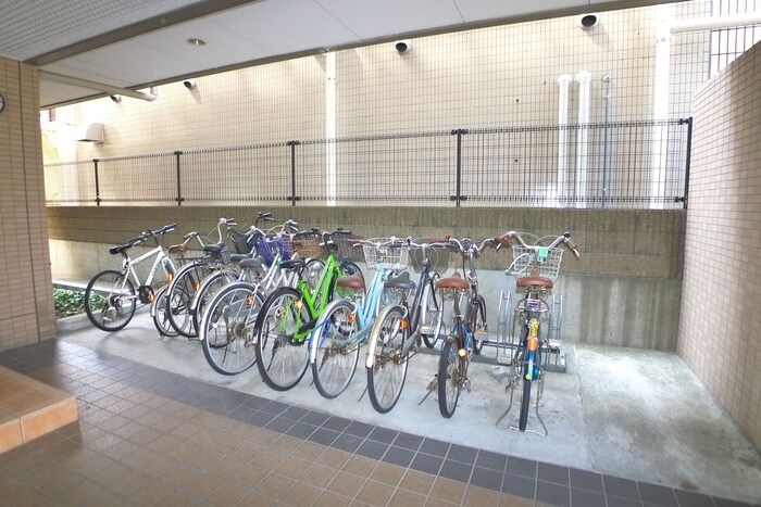 物件外観写真5　(駐輪場)