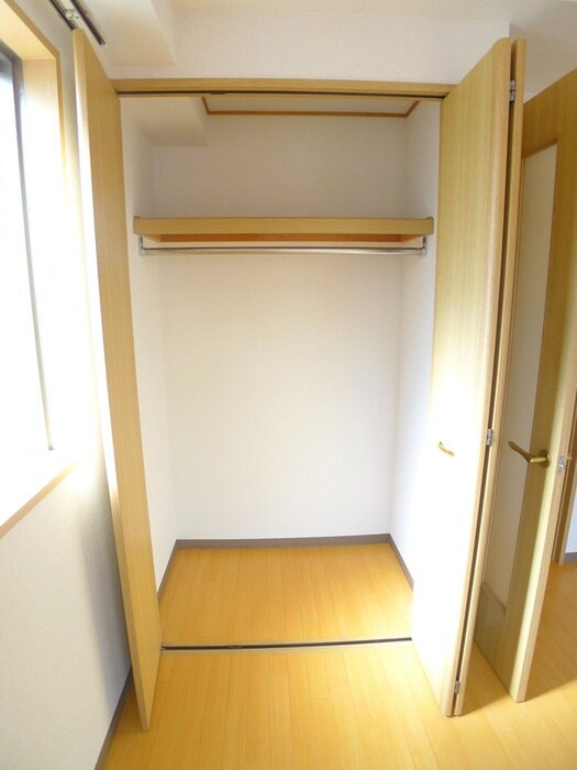 物件内観写真12　(収納)