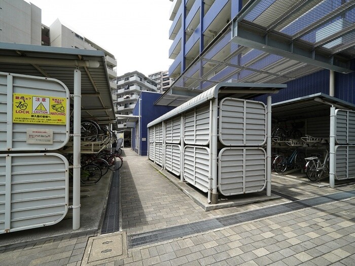 物件外観写真3　(駐輪場)