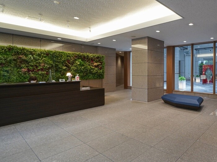 物件外観写真4　(エントランス部分)