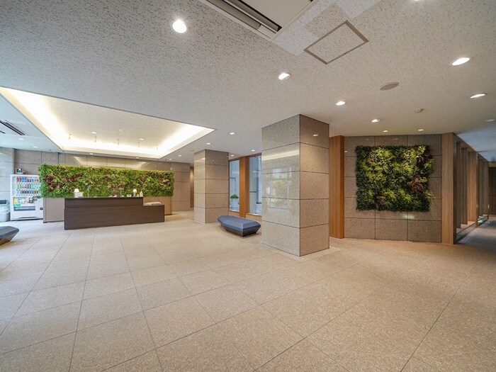 物件外観写真6　(エントランス部分)