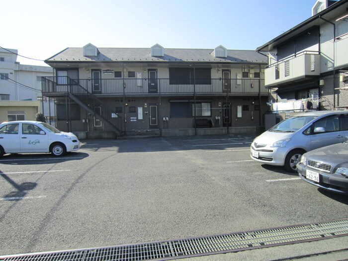 物件外観写真2　(駐車場)