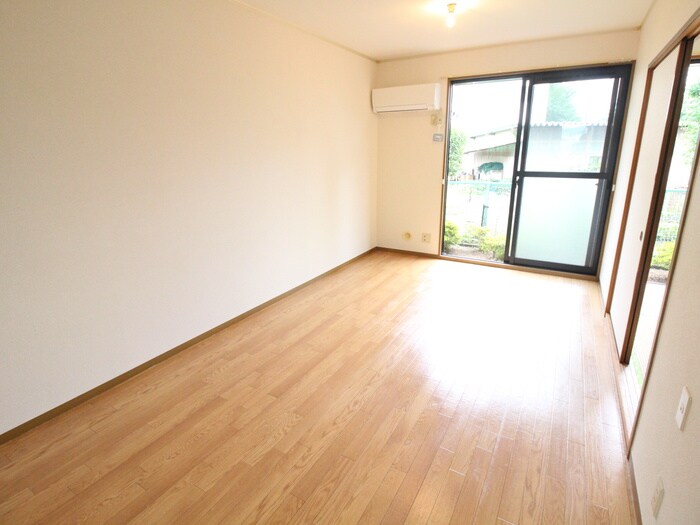 物件内観写真12　(居室)