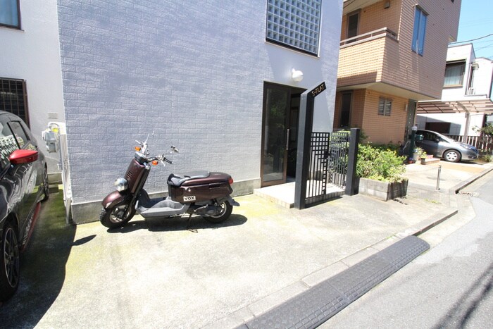 物件外観写真6　(駐輪場)