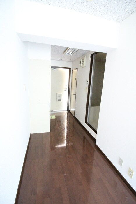 物件内観写真20　(廊下)