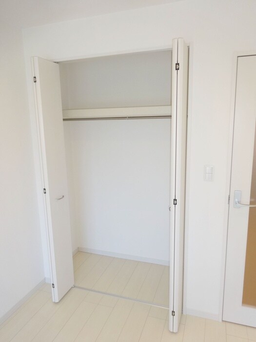 物件内観写真12　(収納)