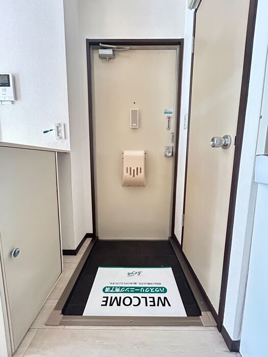 物件内観写真14　(玄関)