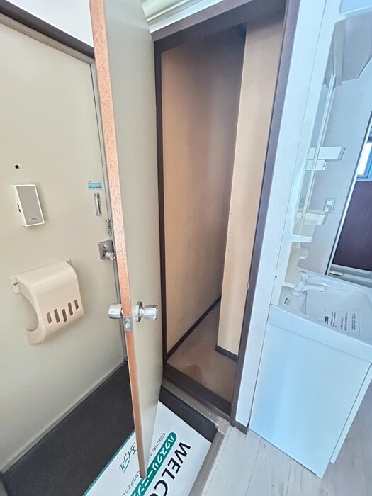 物件内観写真16　(収納)