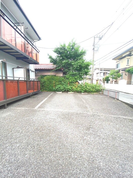 物件外観写真4　(駐車場)