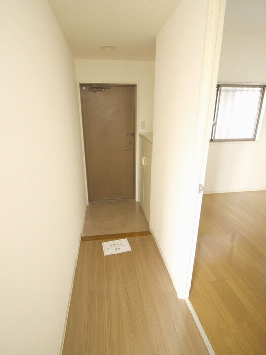 物件内観写真15　(玄関)