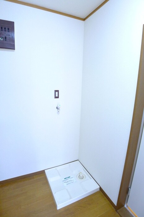 物件内観写真15　(洗濯機置場)