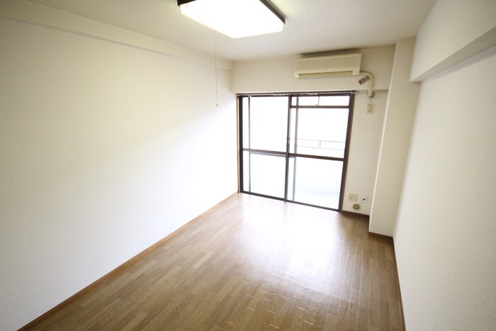 立川パレス527の居室