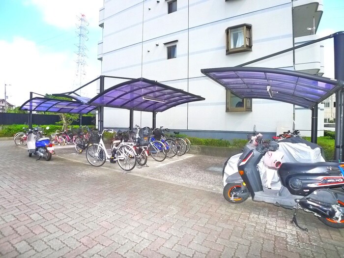 物件外観写真3　(駐輪場)