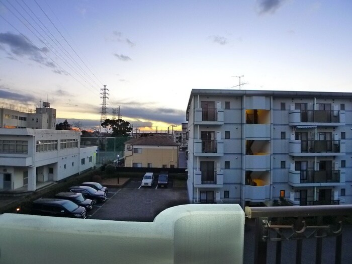 物件内観写真10　(室内からの展望)