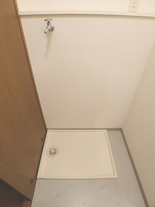 物件内観写真14　(洗濯機置場)