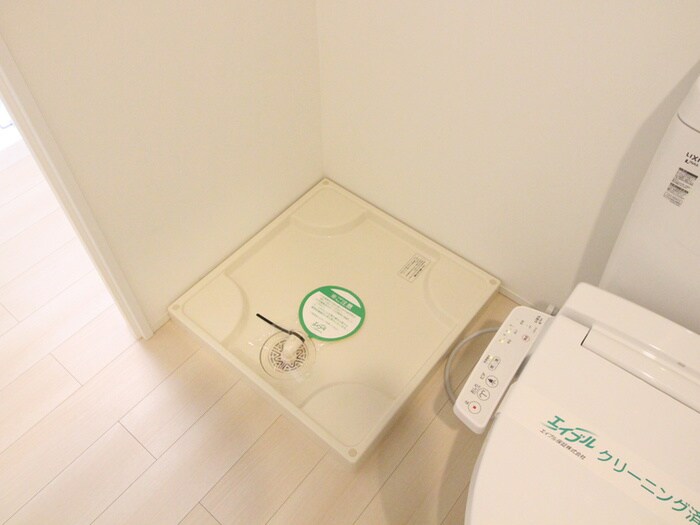 物件内観写真14　(洗濯機置場)