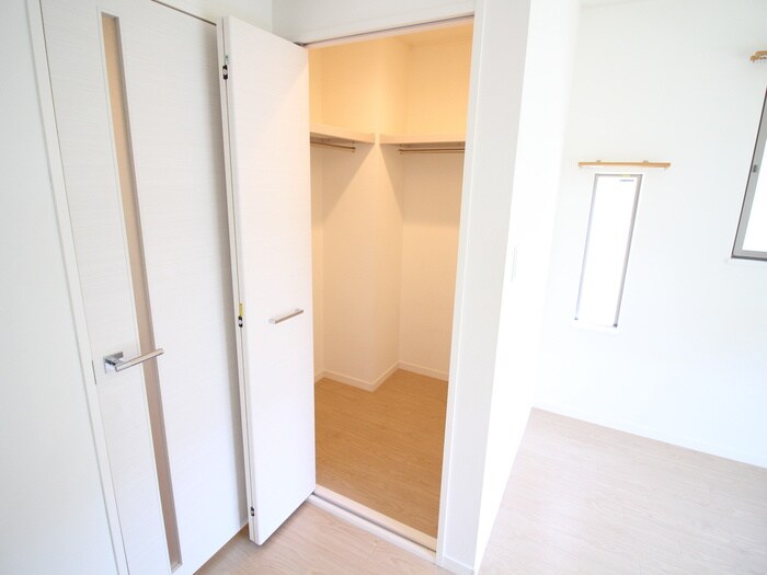 物件内観写真13　(収納)